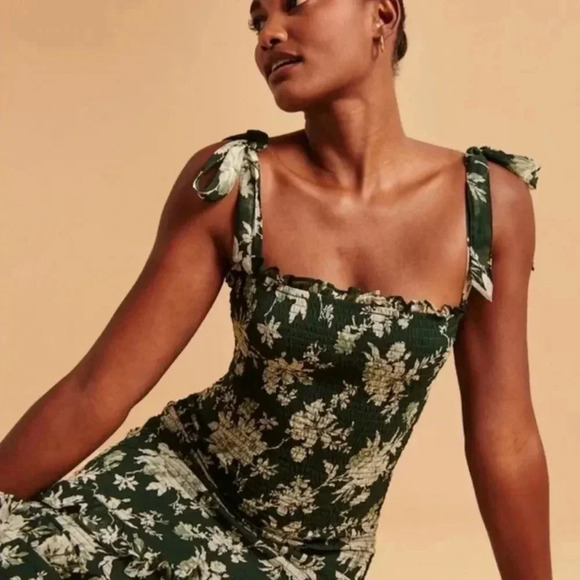 Abercrombie Size S Green Tie-Strap Floral Smocked Midi Dress - Picture 3 of 10